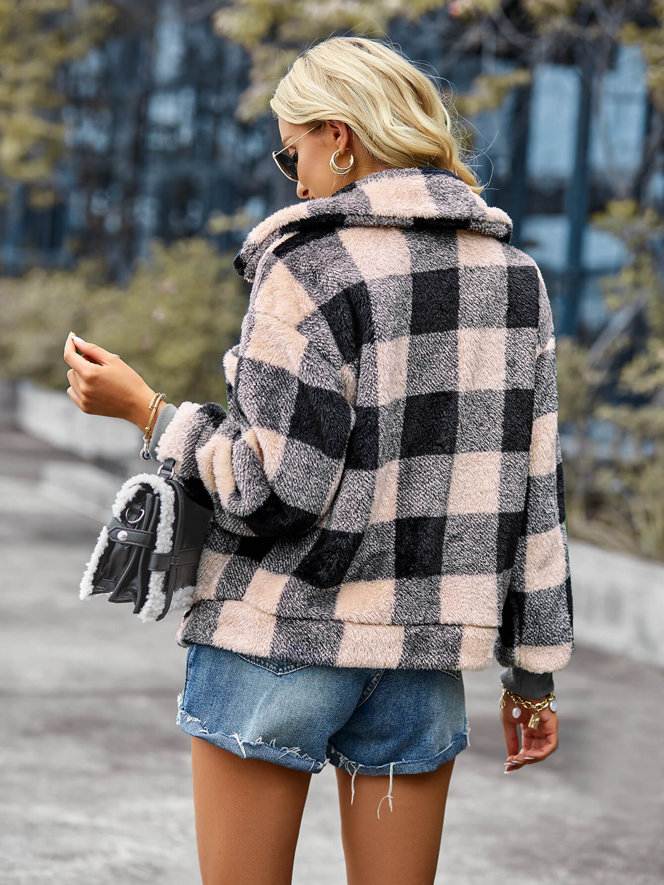 BUST POCKET PLAID FLEECE COAT - BEIGE - Image 3