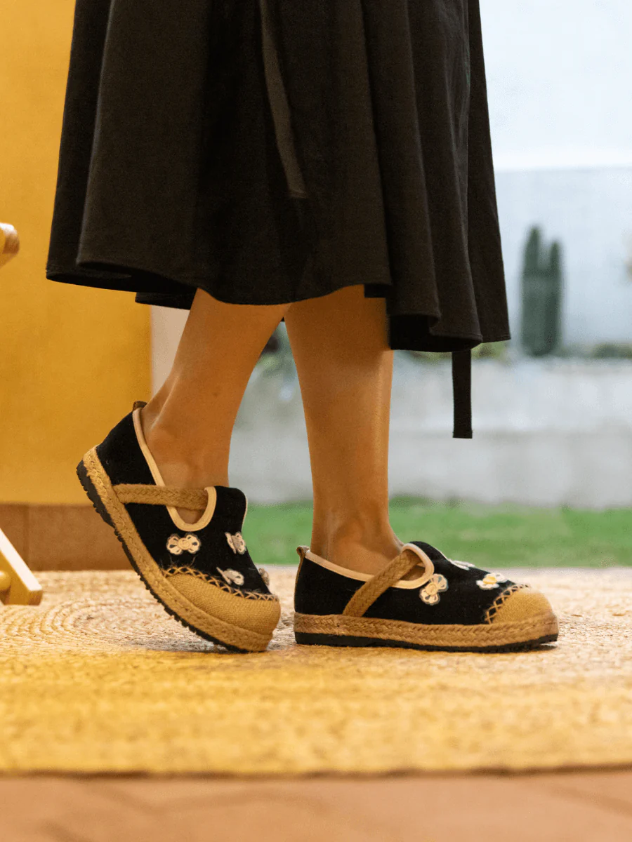 CACTUS ROSE | ASANA BOW APPLIQUE LINEN LOAFER - BLACK - Image 2