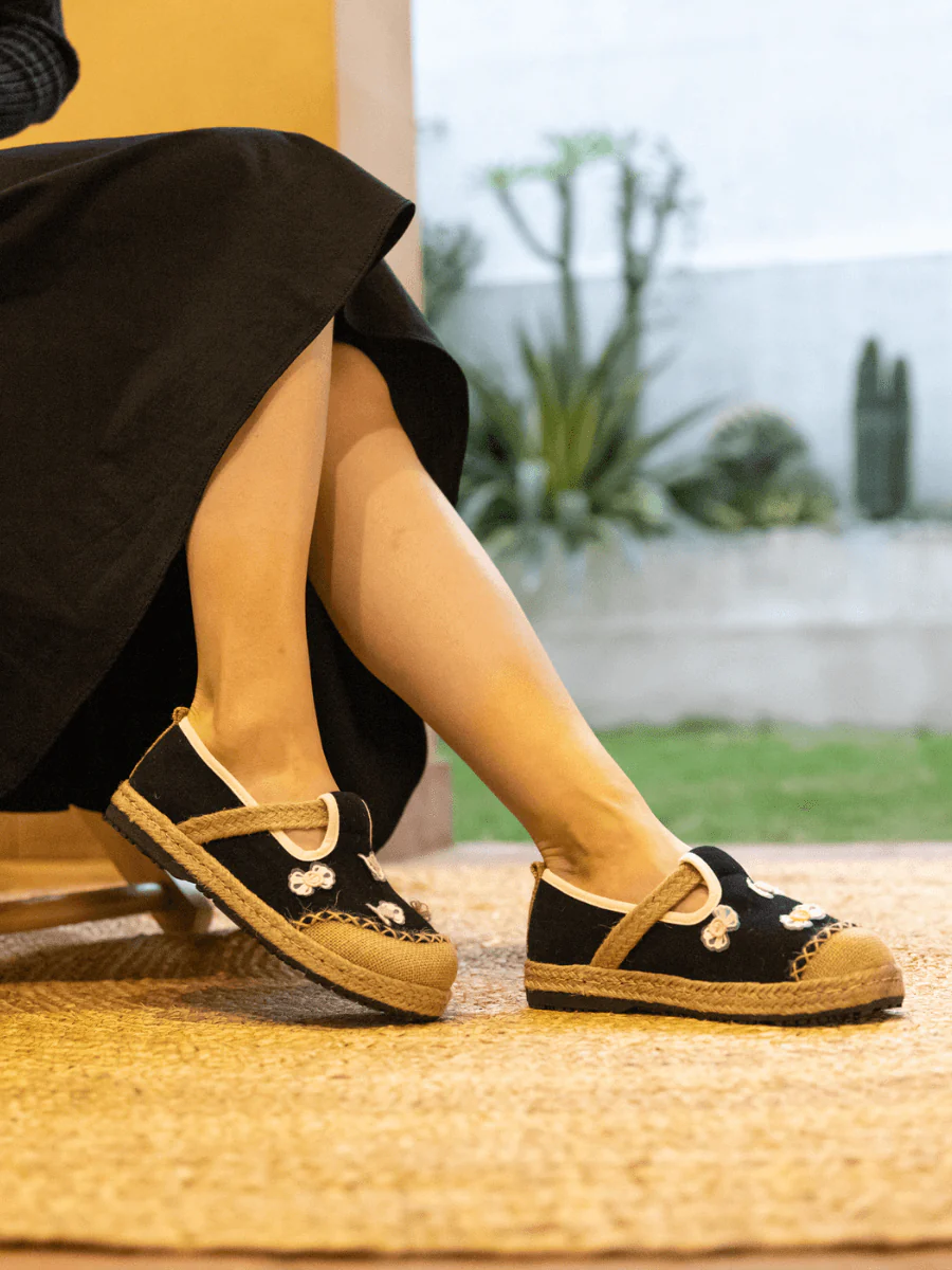 CACTUS ROSE | ASANA BOW APPLIQUE LINEN LOAFER - BLACK - Image 7