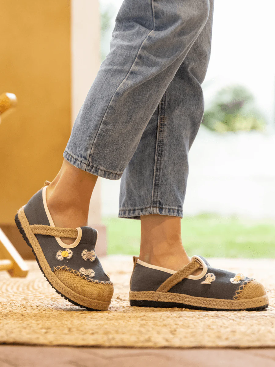 CACTUS ROSE | ASANA BOW APPLIQUE LINEN LOAFER - GREY - Image 3