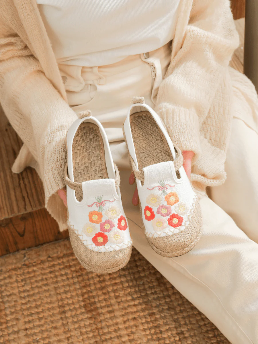 Cactus Rose | Belize Daisy Embroidered Linen Loafer - Apricot - Image 4