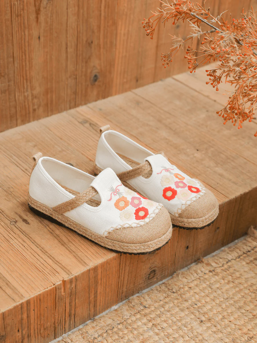 Cactus Rose | Belize Daisy Embroidered Linen Loafer - Apricot - Image 5