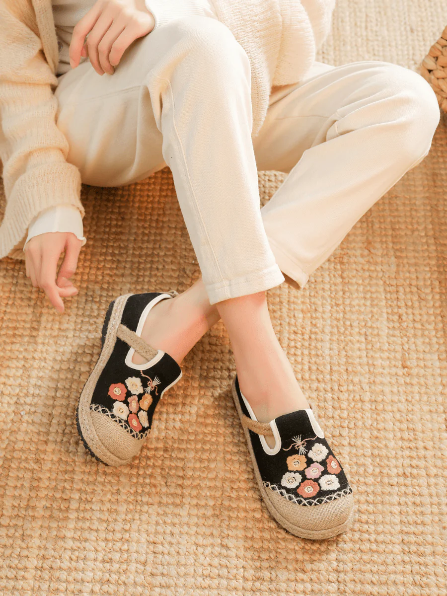 Cactus Rose | Belize Daisy Embroidered Linen Loafer - Black - Image 2