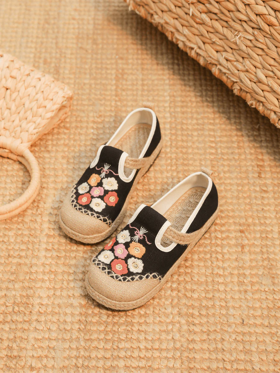 Cactus Rose | Belize Daisy Embroidered Linen Loafer - Black - Image 4
