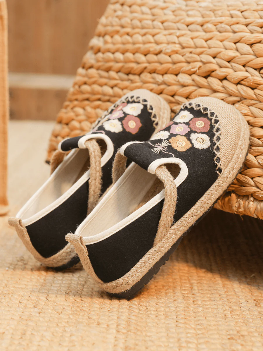 Cactus Rose | Belize Daisy Embroidered Linen Loafer - Black - Image 6