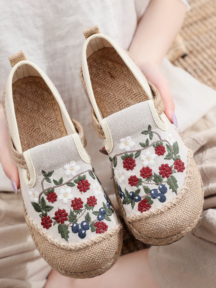 Cactus Rose | Berry Daisy Embroidered Linen Round Toe Espadrilles Loafers - Beige - Image 3