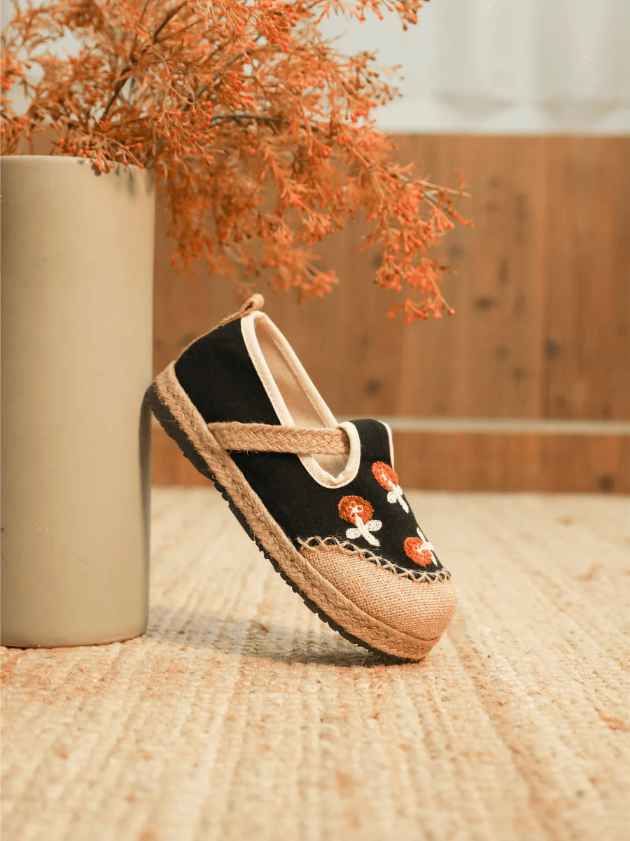 CACTUS ROSE | BLOSSOM EMBROIDERED LINEN ESPADRILLE LOAFER - BLACK - Image 4