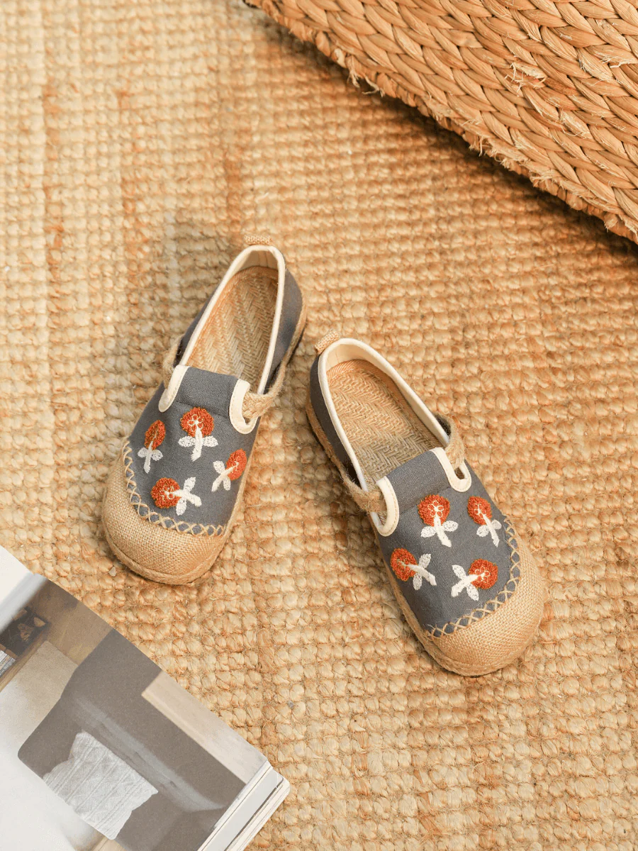 CACTUS ROSE | BLOSSOM EMBROIDERED LINEN ESPADRILLE LOAFER - GREY - Image 2