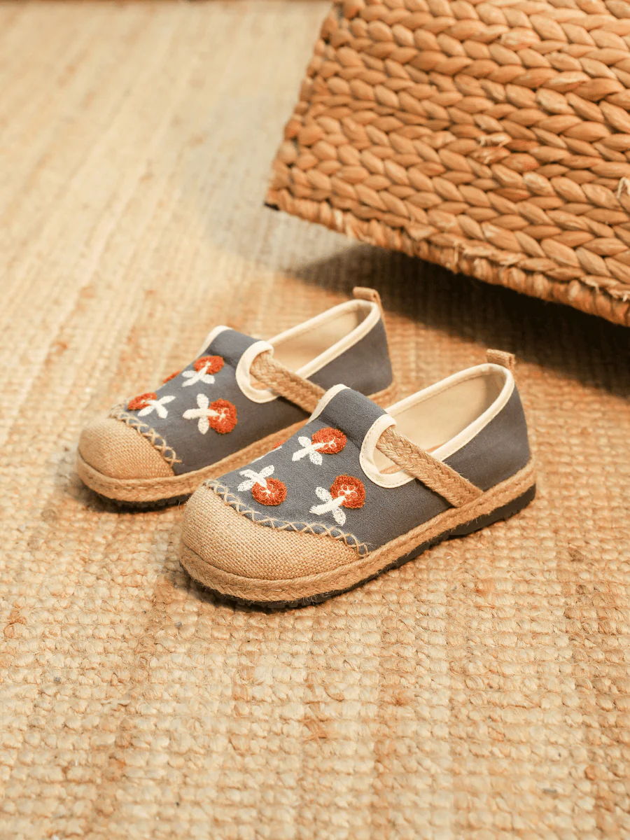 CACTUS ROSE | BLOSSOM EMBROIDERED LINEN ESPADRILLE LOAFER - GREY - Image 3