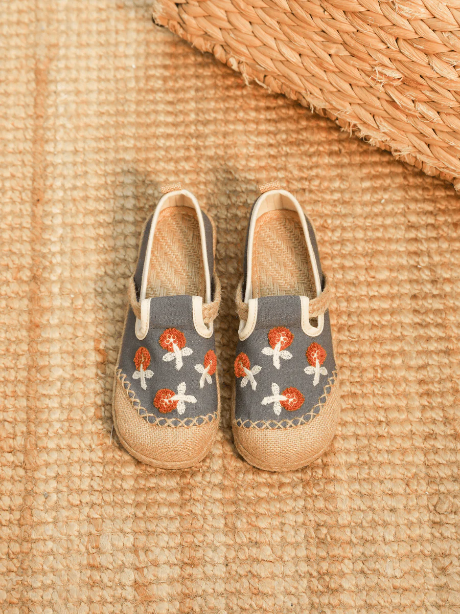 CACTUS ROSE | BLOSSOM EMBROIDERED LINEN ESPADRILLE LOAFER - GREY - Image 4