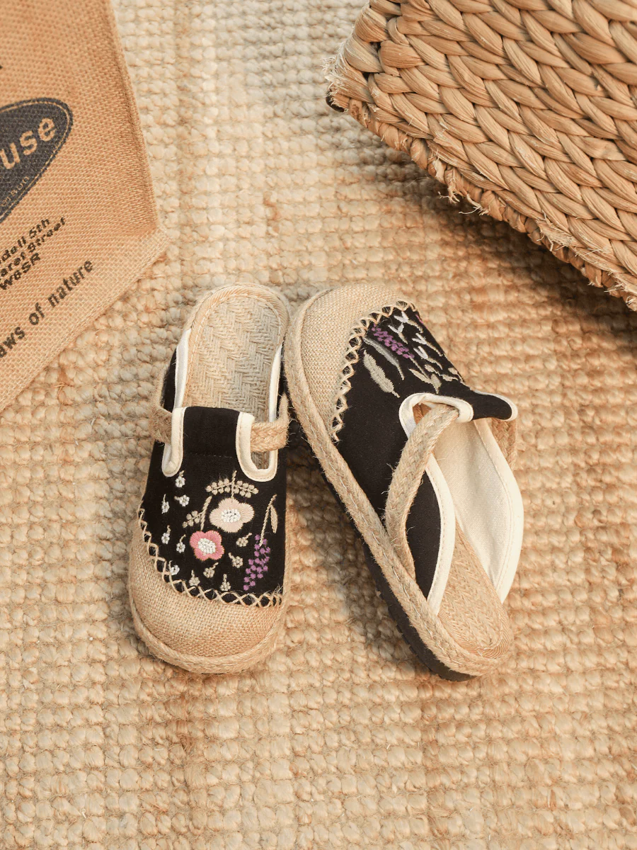 CACTUS ROSE | BLOSSOM WHEAT EMBROIDERED LINEN MULE - BLACK - Image 3