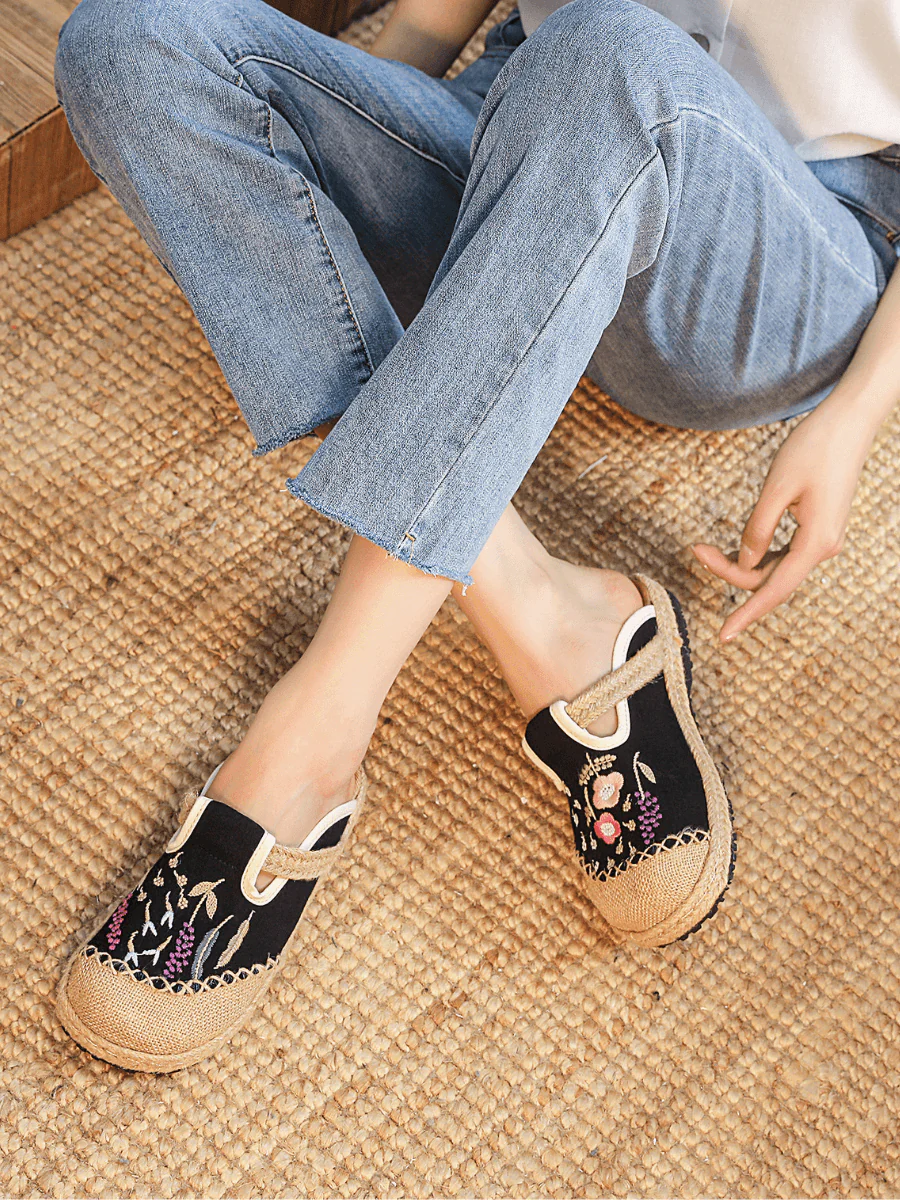 CACTUS ROSE | BLOSSOM WHEAT EMBROIDERED LINEN MULE - BLACK - Image 5