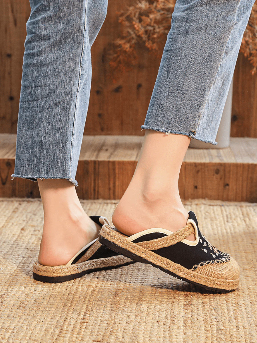 CACTUS ROSE | BLOSSOM WHEAT EMBROIDERED LINEN MULE - BLACK - Image 6