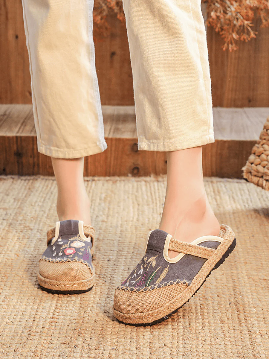CACTUS ROSE | BLOSSOM WHEAT EMBROIDERED LINEN MULE - GREY - Image 5