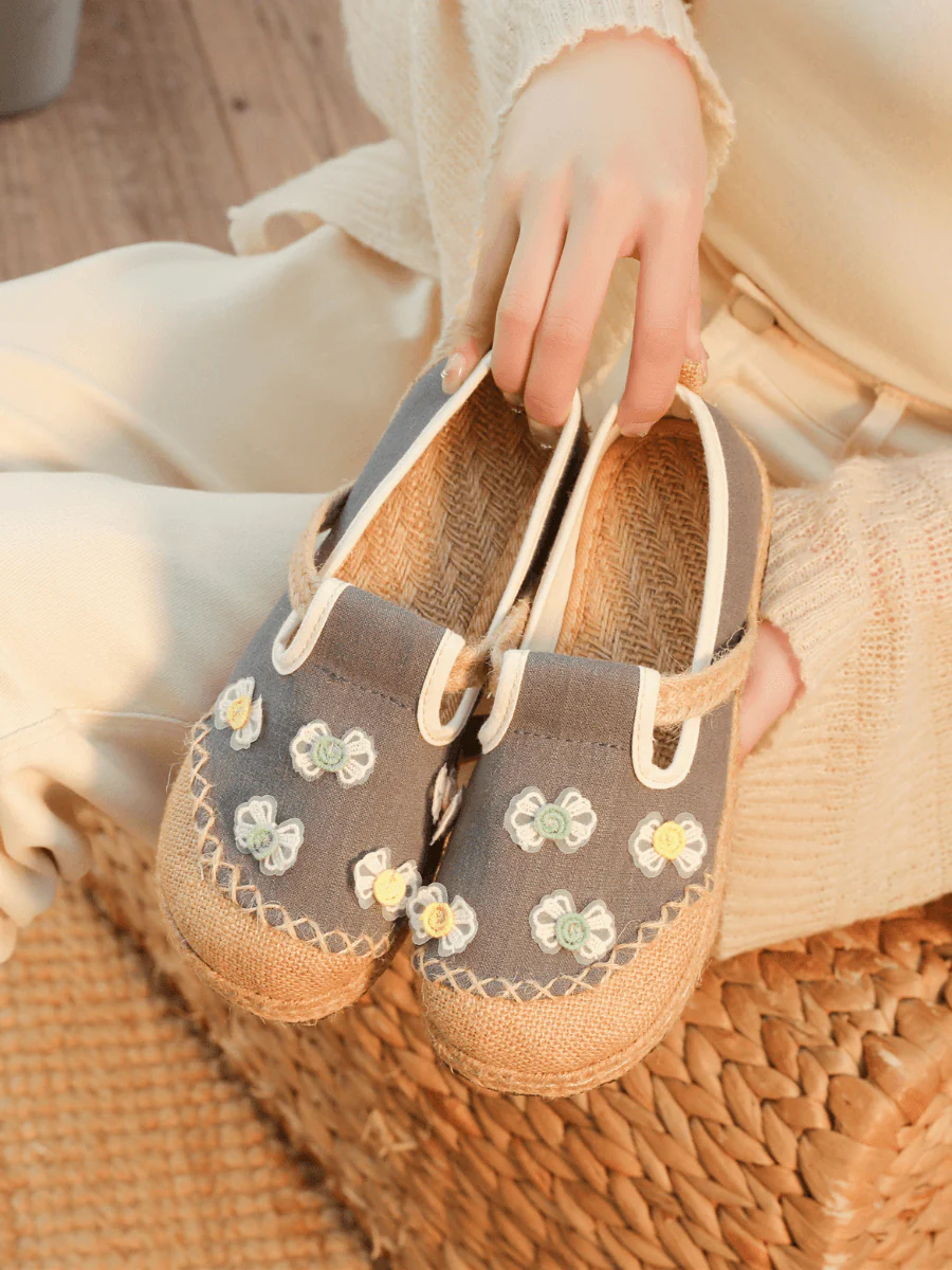 CACTUS ROSE | CHARLIZE BOW TIE APPLIQUE LINEN LOAFER - GREY - Image 2