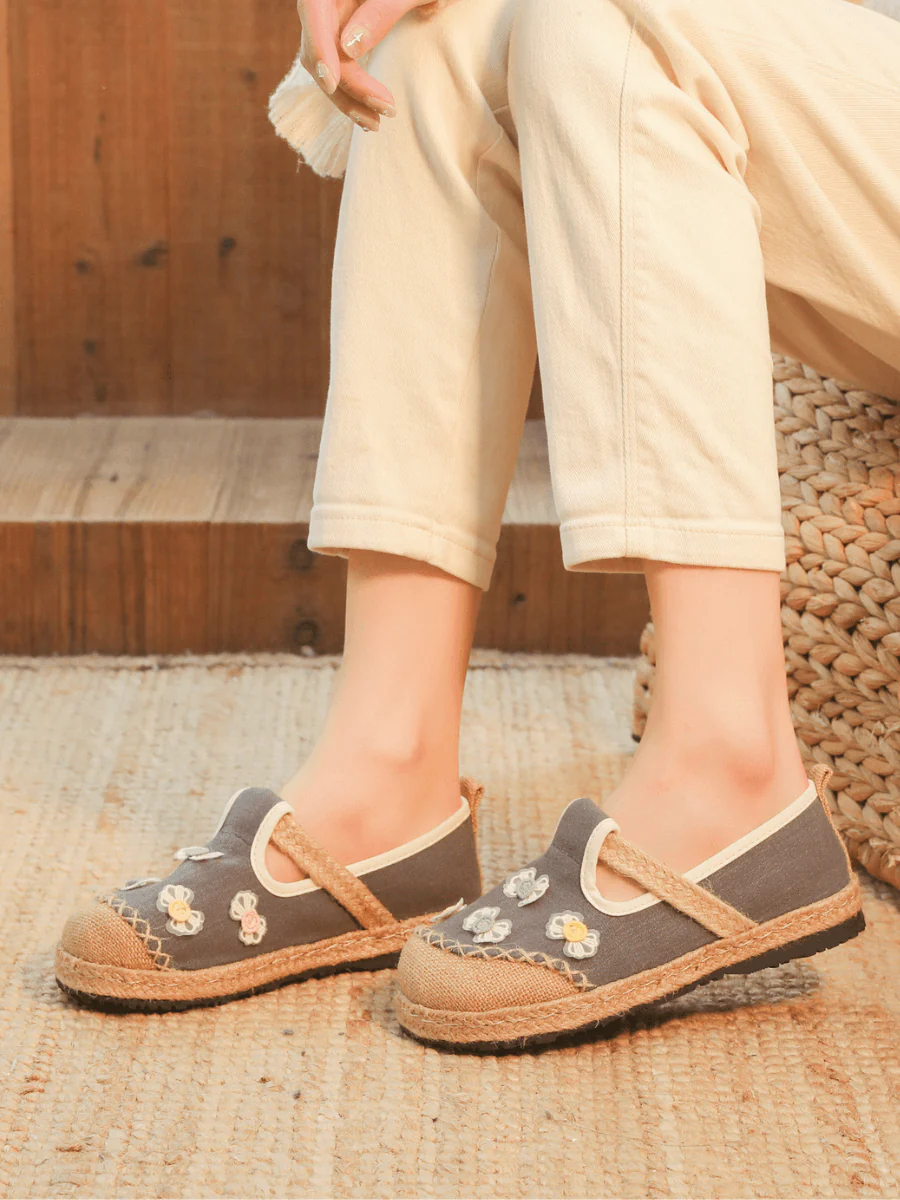 CACTUS ROSE | CHARLIZE BOW TIE APPLIQUE LINEN LOAFER - GREY - Image 4