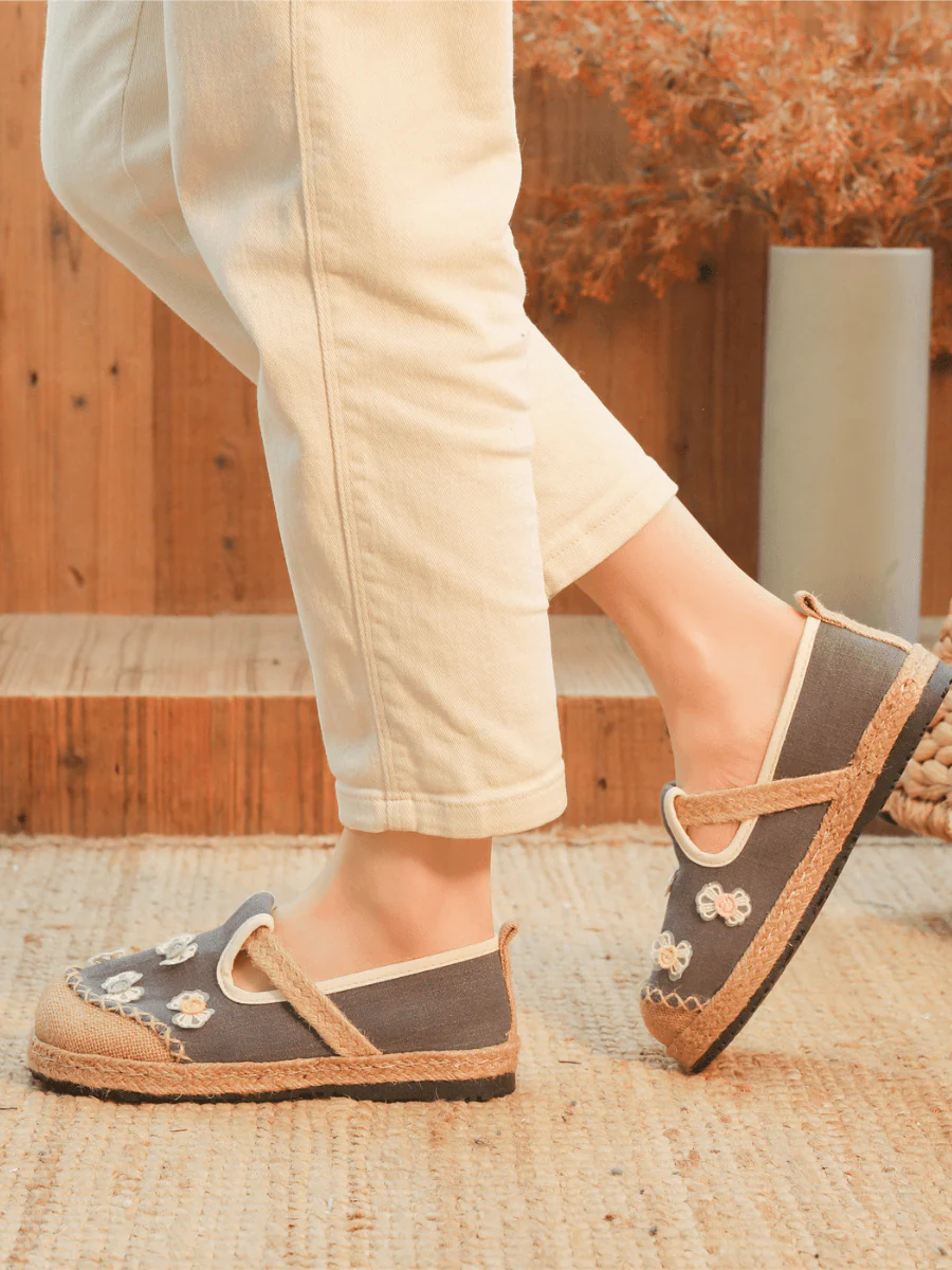 CACTUS ROSE | CHARLIZE BOW TIE APPLIQUE LINEN LOAFER - GREY - Image 5