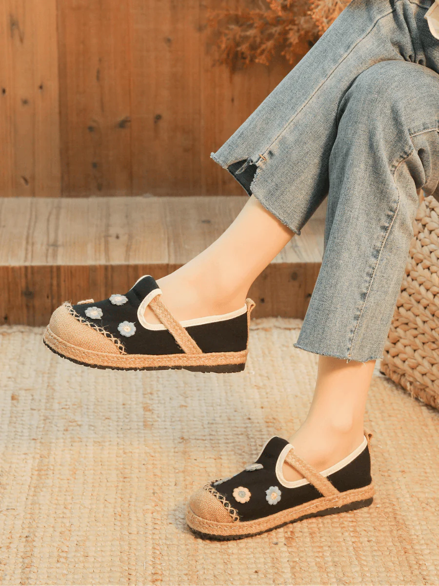 CACTUS ROSE | DAISY WISHES APPLIQUE LINEN ESPADRILLE - BLACK - Image 3