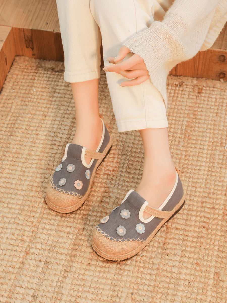 CACTUS ROSE | DAISY WISHES APPLIQUE LINEN ESPADRILLE - GREY - Image 2