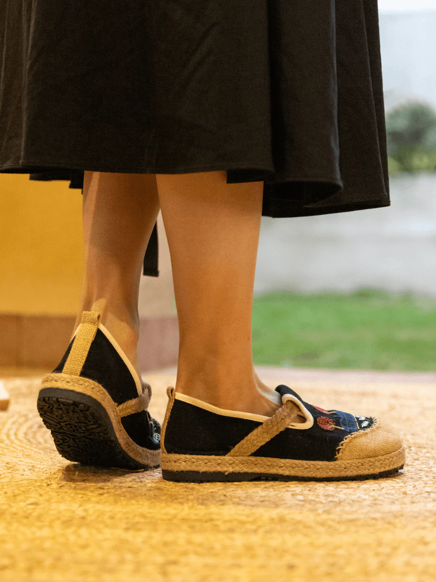 CACTUS ROSE | DANDELION FALL EMBROIDERED LINEN LOAFER - BLACK - Image 6