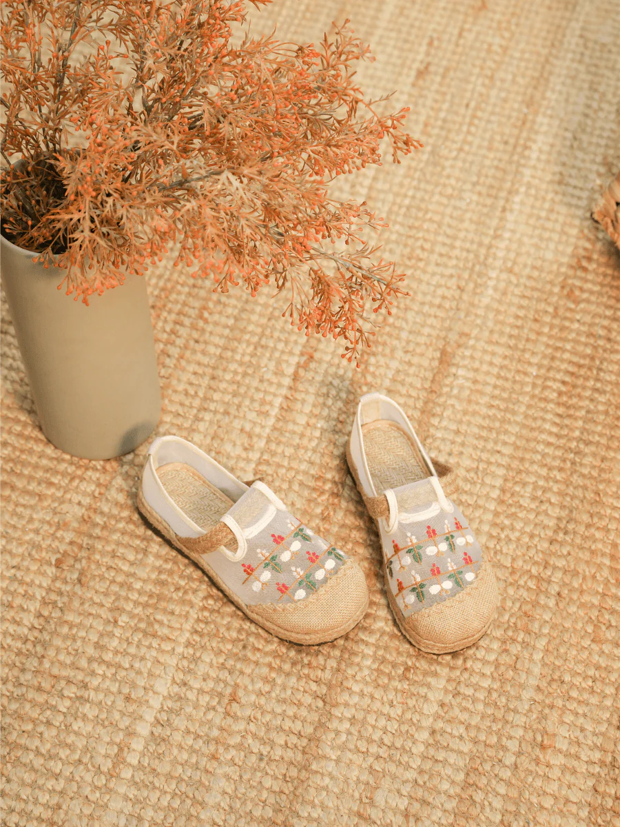 CACTUS ROSE | EMBROIDERED DAISY MESH UPPER LINEN ESPADRILLE - Image 2