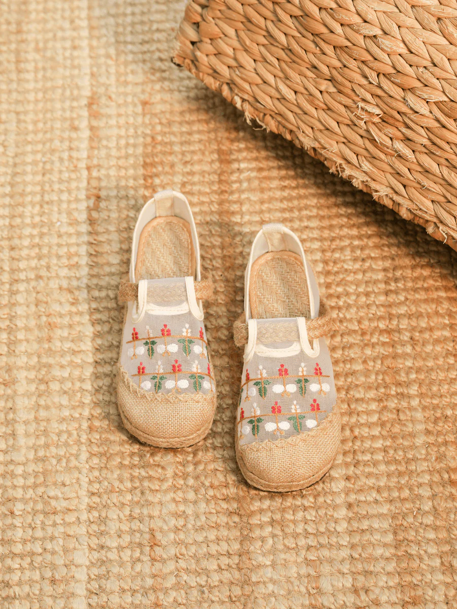 CACTUS ROSE | EMBROIDERED DAISY MESH UPPER LINEN ESPADRILLE - Image 4