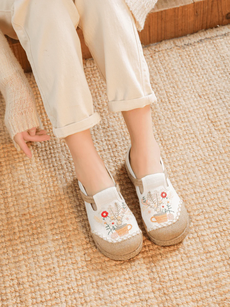 Cactus Rose | Gemma Floral Embroidered Linen Espadrilles - Cream - Image 2