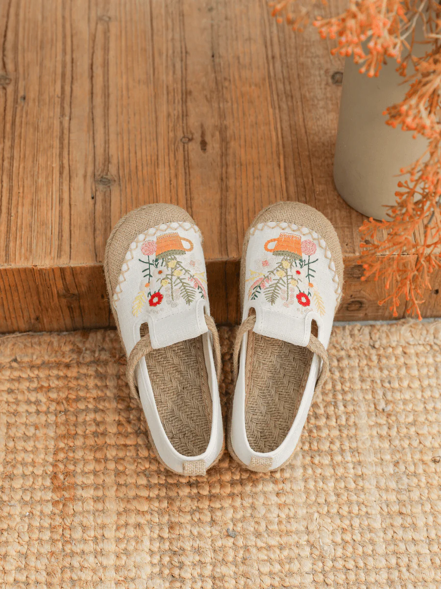 Cactus Rose | Gemma Floral Embroidered Linen Espadrilles - Cream - Image 4