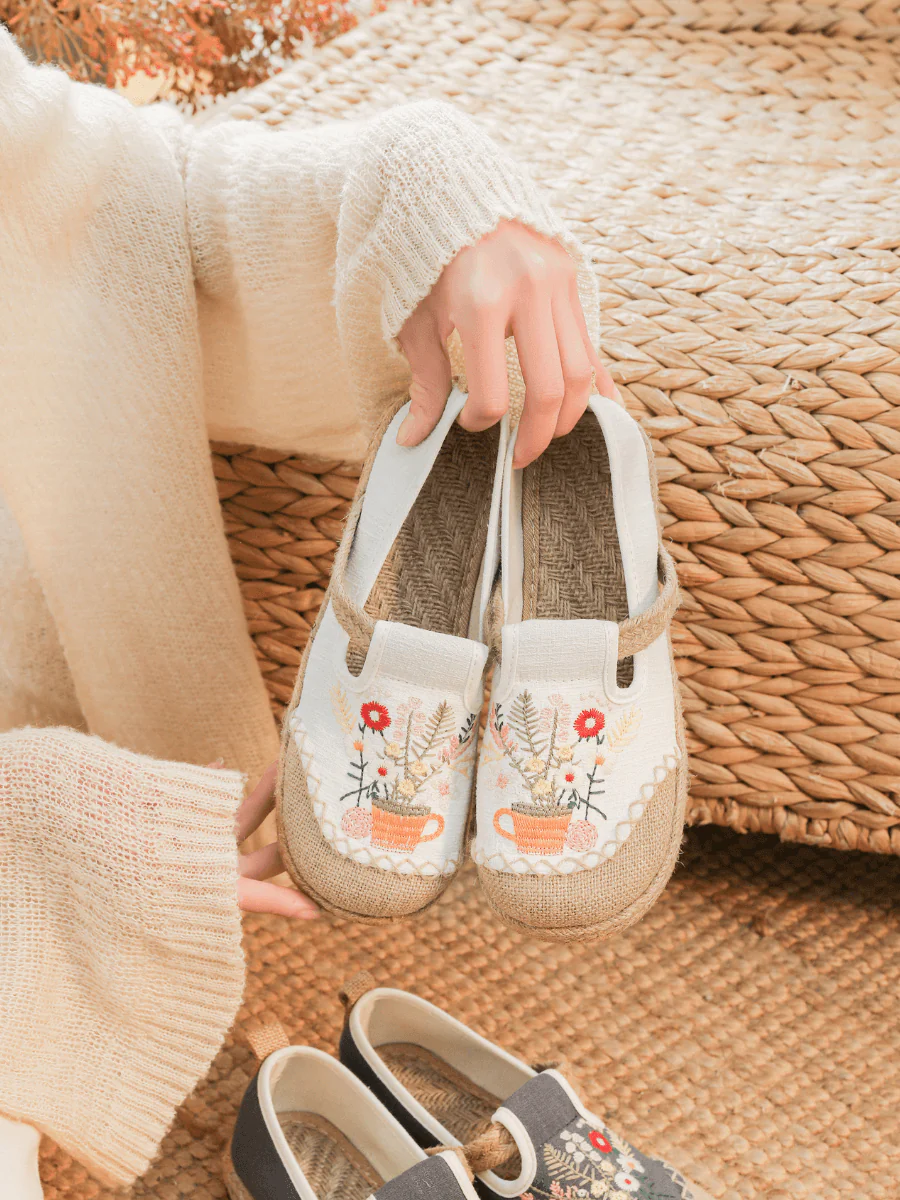Cactus Rose | Gemma Floral Embroidered Linen Espadrilles - Cream - Image 7