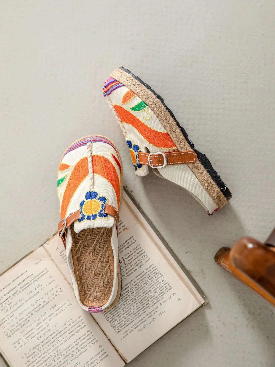 Cactus Rose | Honolulu Embroidered Linen Mules - beige - Image 4