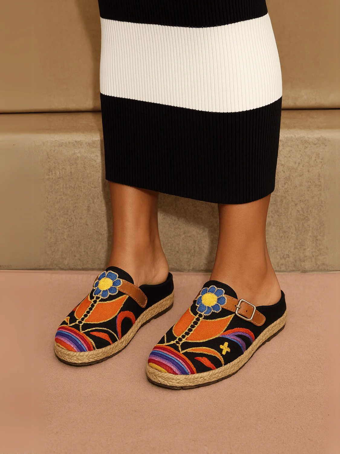 Cactus Rose | Honolulu Embroidered Linen Mules - black