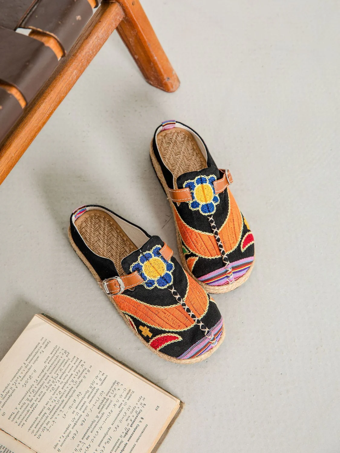 Cactus Rose | Honolulu Embroidered Linen Mules - black - Image 2