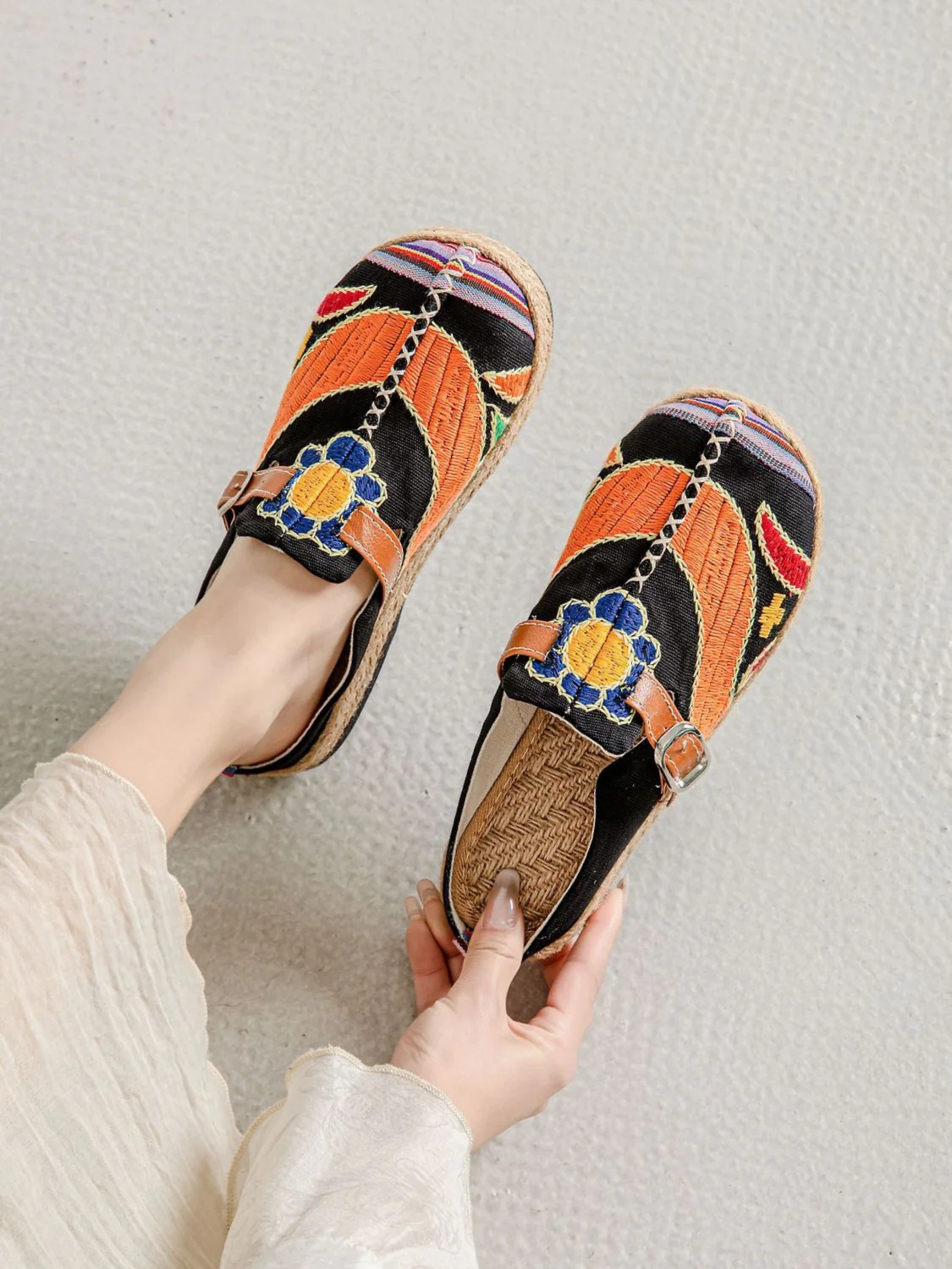 Cactus Rose | Honolulu Embroidered Linen Mules - black - Image 5