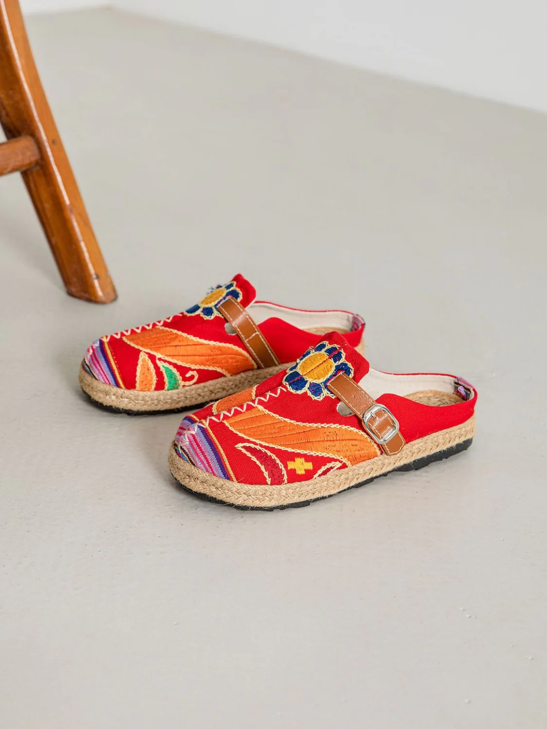 Cactus Rose | Honolulu Embroidered Linen Mules - red - Image 3