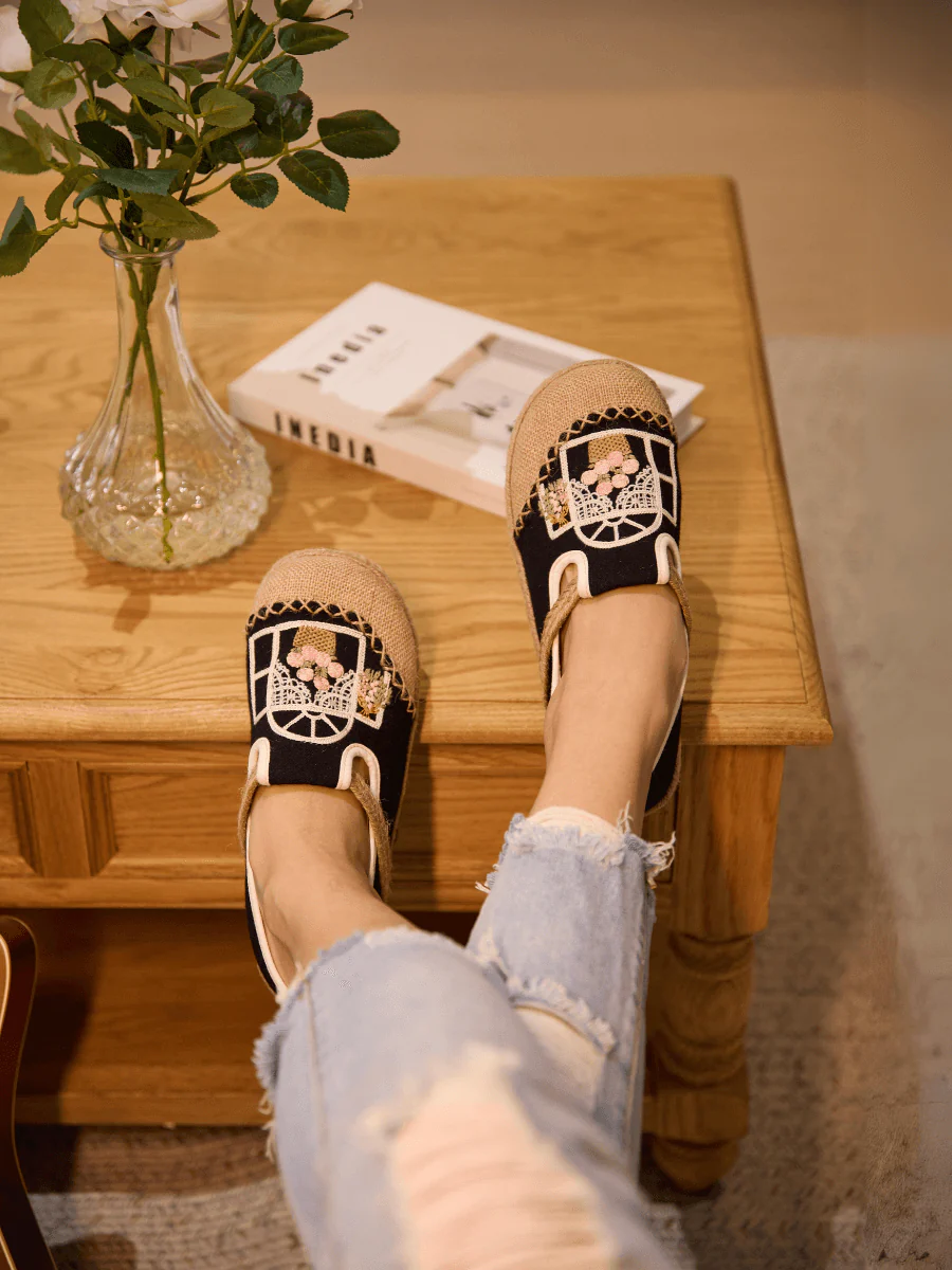 Cactus Rose | Kelilah Embroidered Linen Loafer - Black