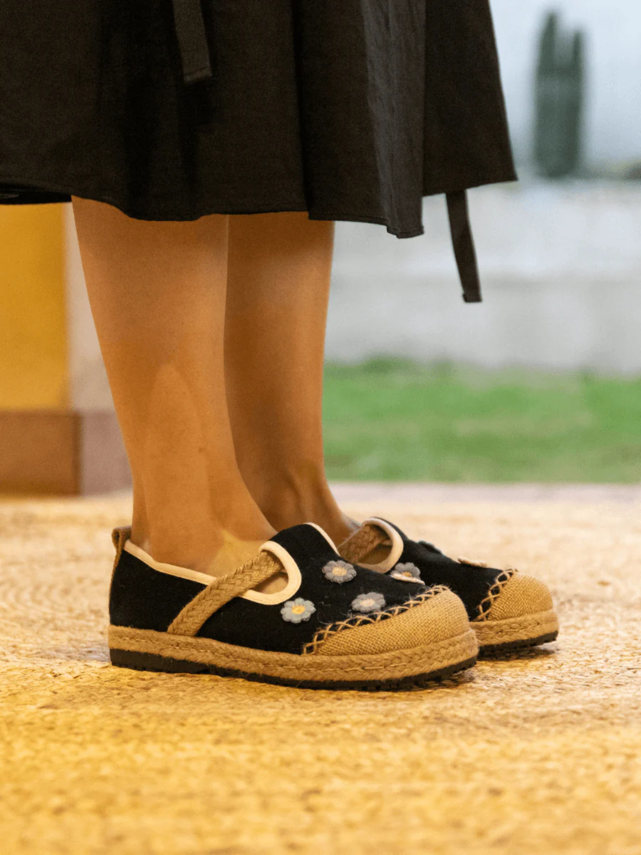 CACTUS ROSE | PALOMA DAISY APPLIQUE LINEN LOAFER - BLACK - Image 5