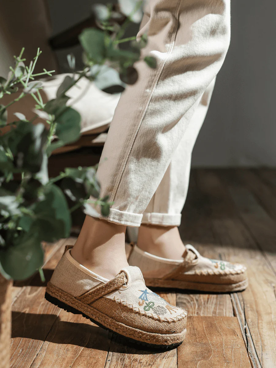 CACTUS ROSE | PATTERN EMBROIDERED LINEN ESPADRILLE LOAFER - BEIGE - Image 3