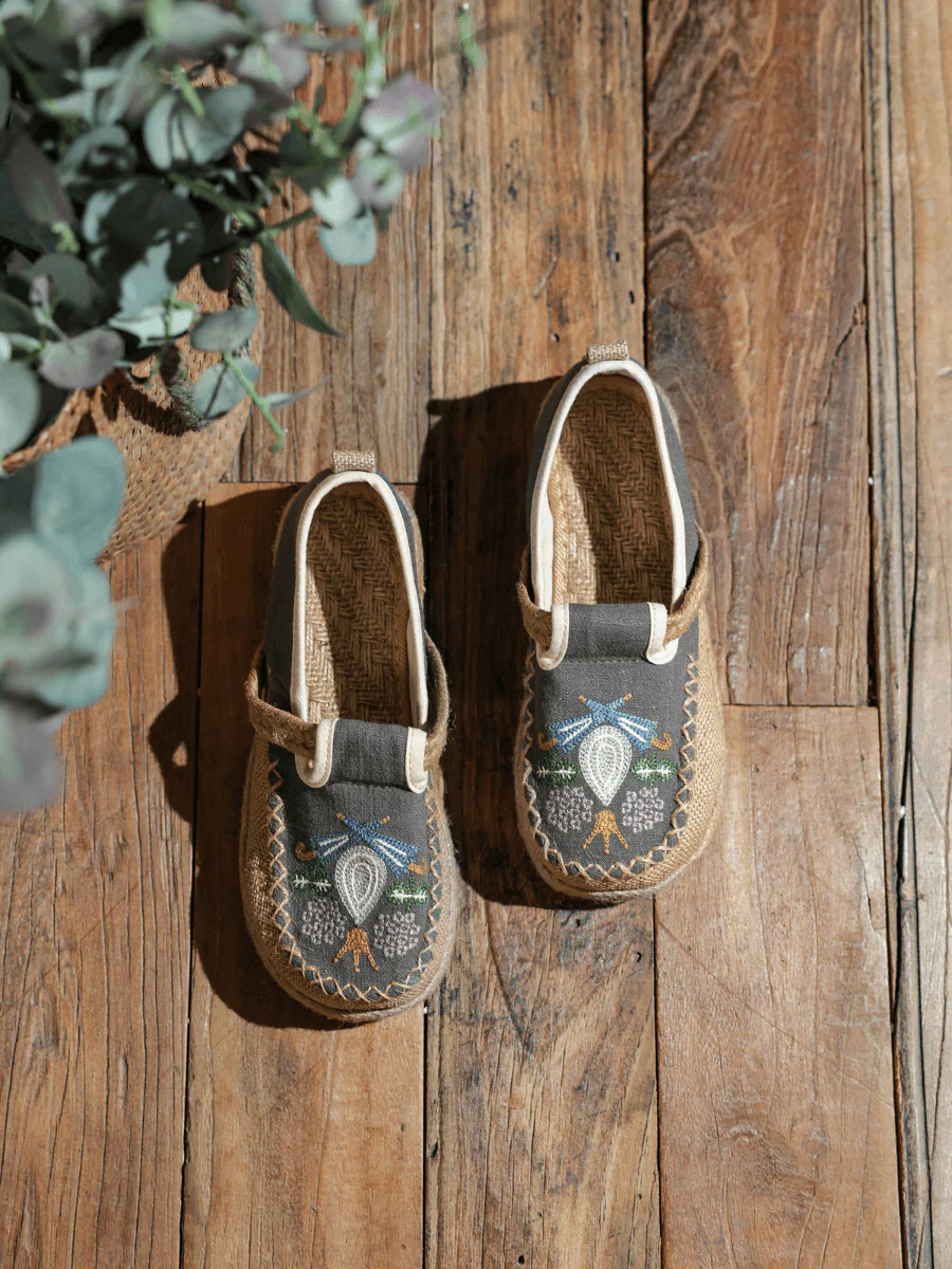 CACTUS ROSE | PATTERN EMBROIDERED LINEN ESPADRILLE LOAFER - GREY - Image 2