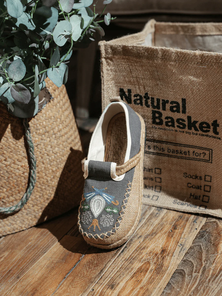 CACTUS ROSE | PATTERN EMBROIDERED LINEN ESPADRILLE LOAFER - GREY - Image 4