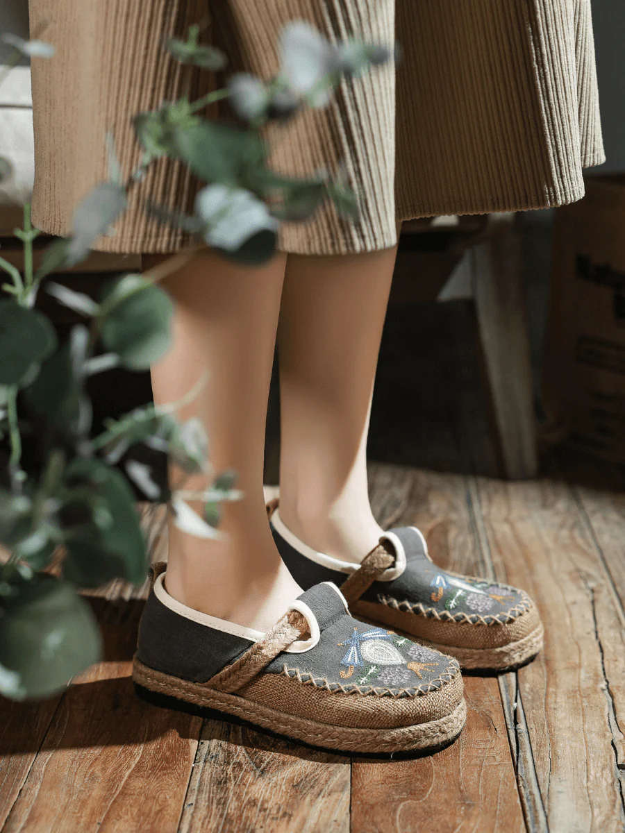 CACTUS ROSE | PATTERN EMBROIDERED LINEN ESPADRILLE LOAFER - GREY - Image 7