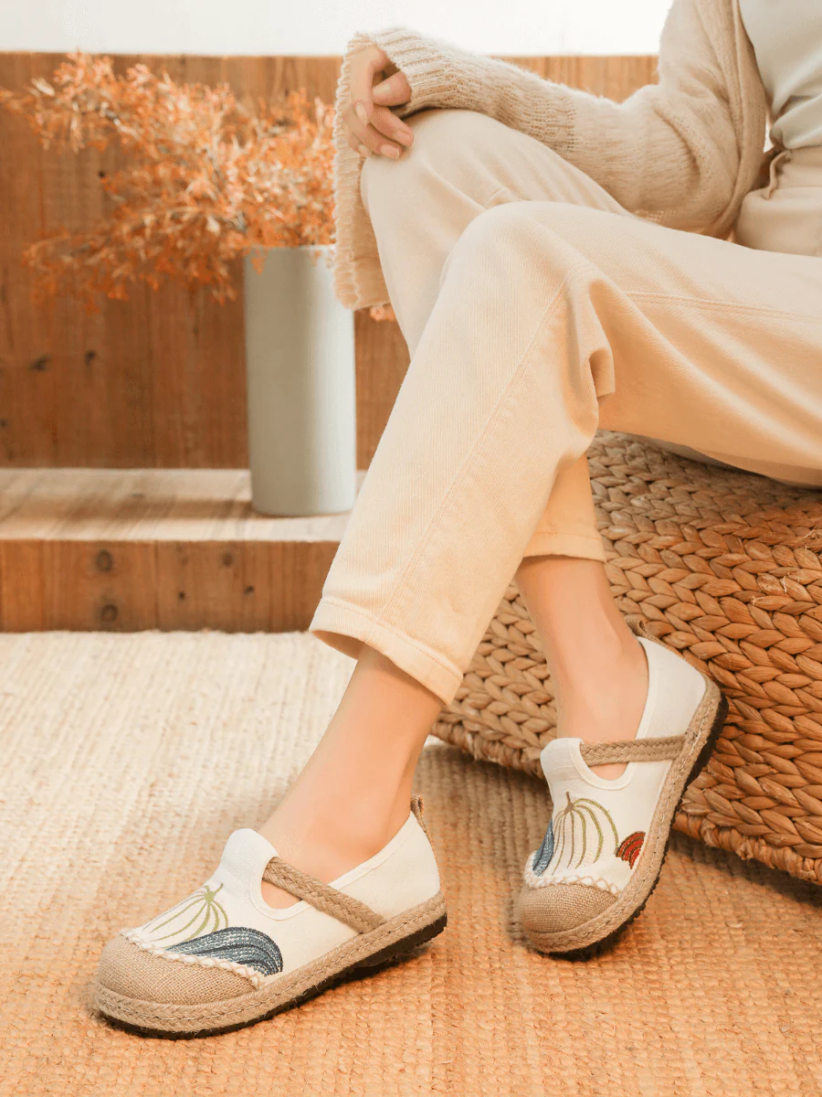 Cactus Rose | Pumpkin Kiss Embroidered Linen Loafer - Apricot - Image 2