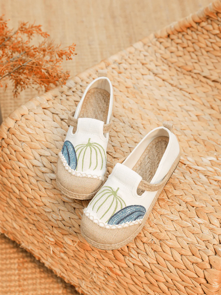 Cactus Rose | Pumpkin Kiss Embroidered Linen Loafer - Apricot - Image 4