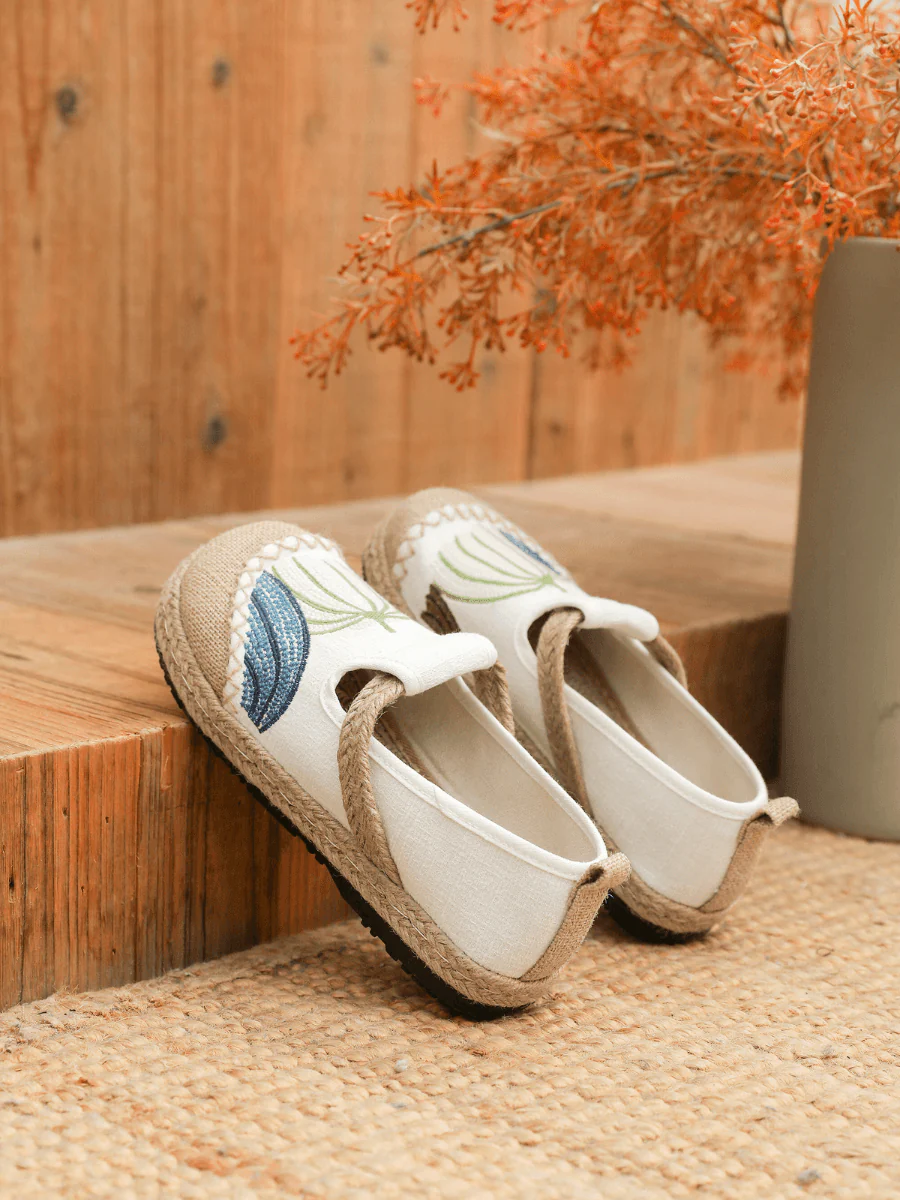 Cactus Rose | Pumpkin Kiss Embroidered Linen Loafer - Apricot - Image 5