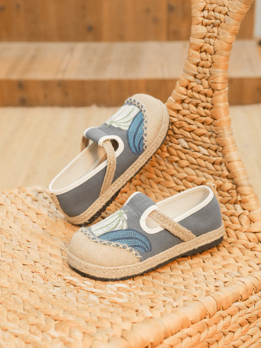 Cactus Rose | Pumpkin Kiss Embroidered Linen Loafer - Grey - Image 4