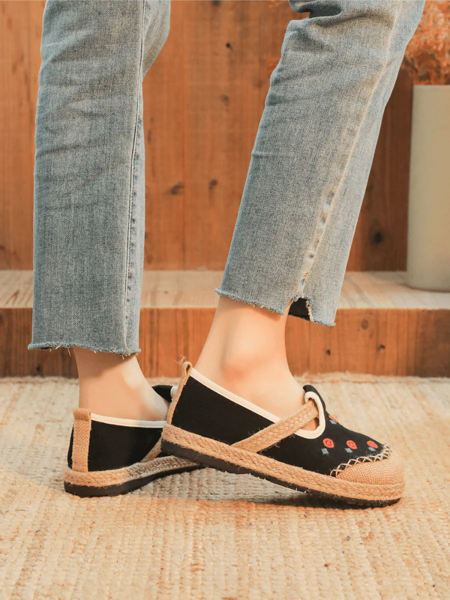CACTUS ROSE | STAR EYE EMBROIDERED LINEN ESPADRILLE - BLACK - Image 2