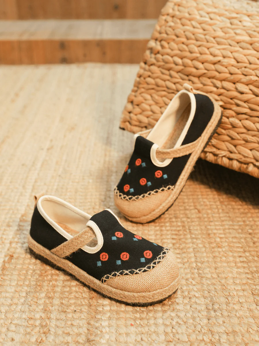 CACTUS ROSE | STAR EYE EMBROIDERED LINEN ESPADRILLE - BLACK - Image 3
