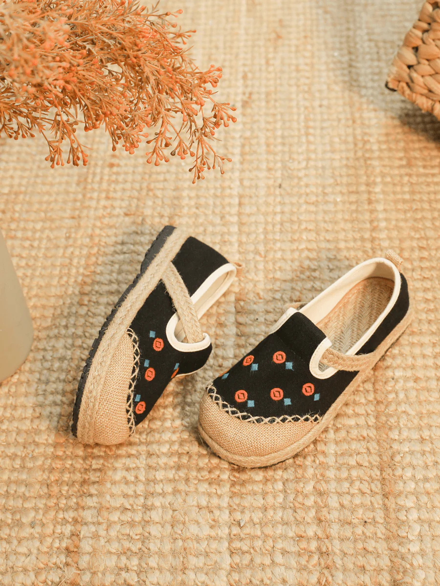 CACTUS ROSE | STAR EYE EMBROIDERED LINEN ESPADRILLE - BLACK - Image 4