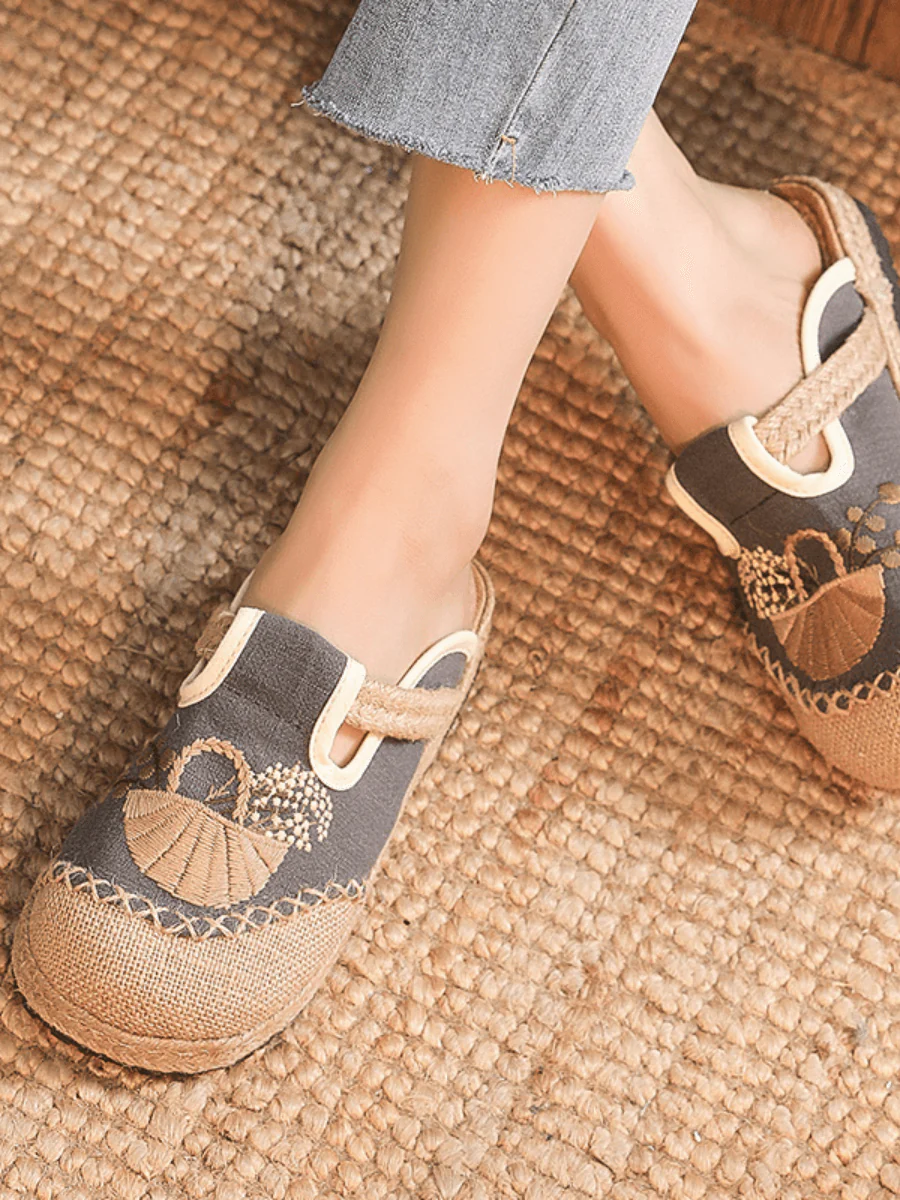 CACTUS ROSE | SUMMER PICNIC EMBROIDERED LINEN MULE - GREY - Image 2