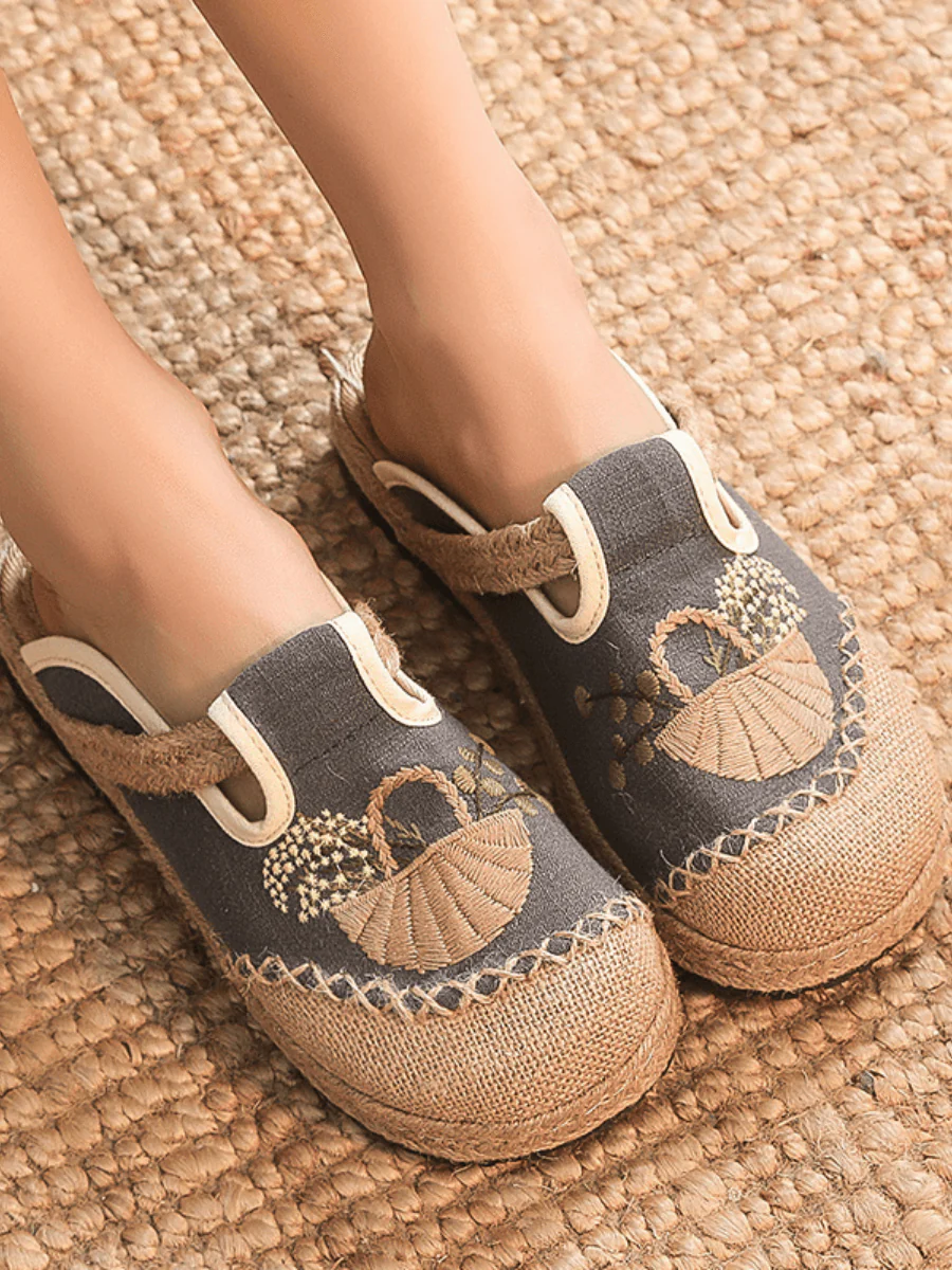CACTUS ROSE | SUMMER PICNIC EMBROIDERED LINEN MULE - GREY - Image 4