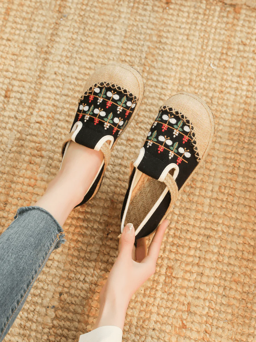 CACTUS ROSE | SWEET GARDEN EMBROIDERED LINEN ESPADRILLE - BLACK - Image 4